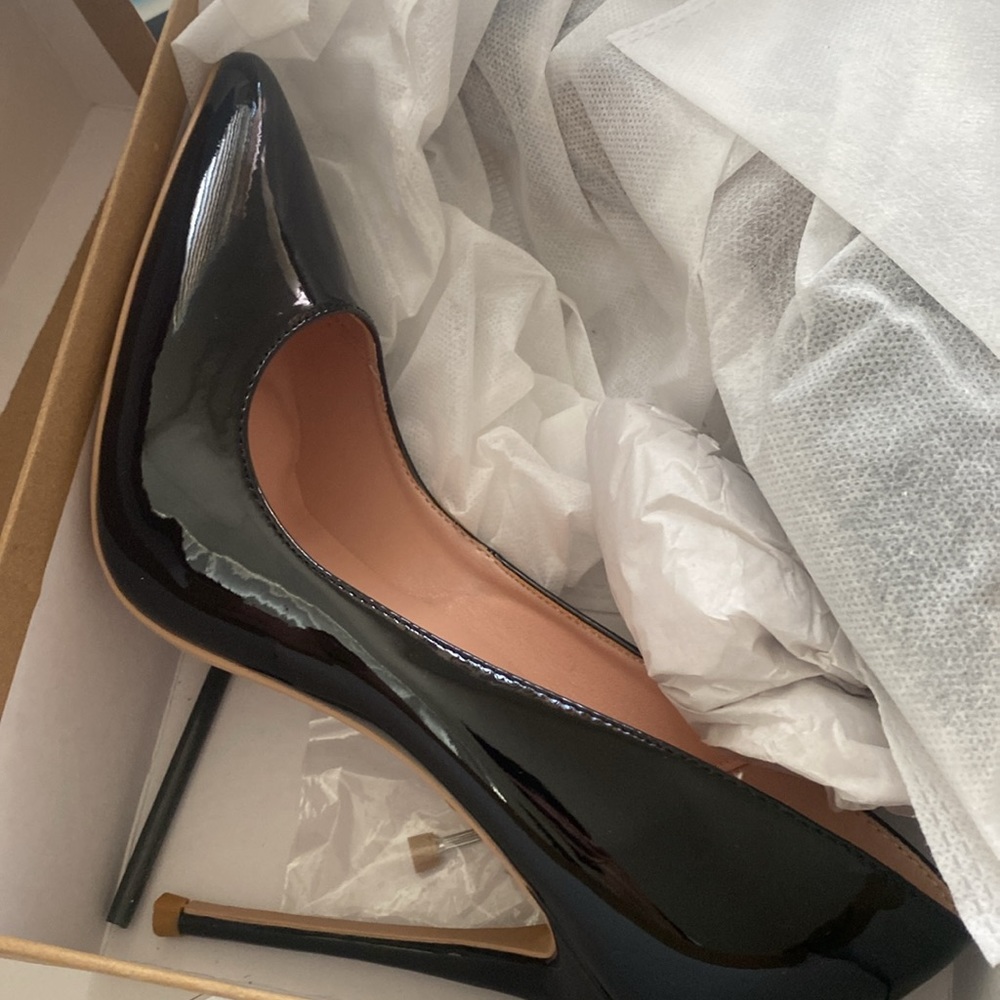 Elisabet Tang Heels, black, US size 8